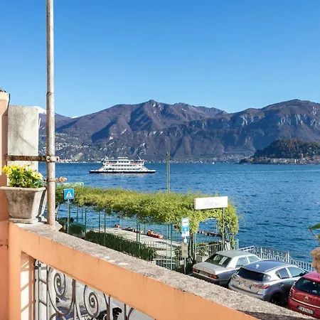 Rodrigo 1 Lakeside Apartment *